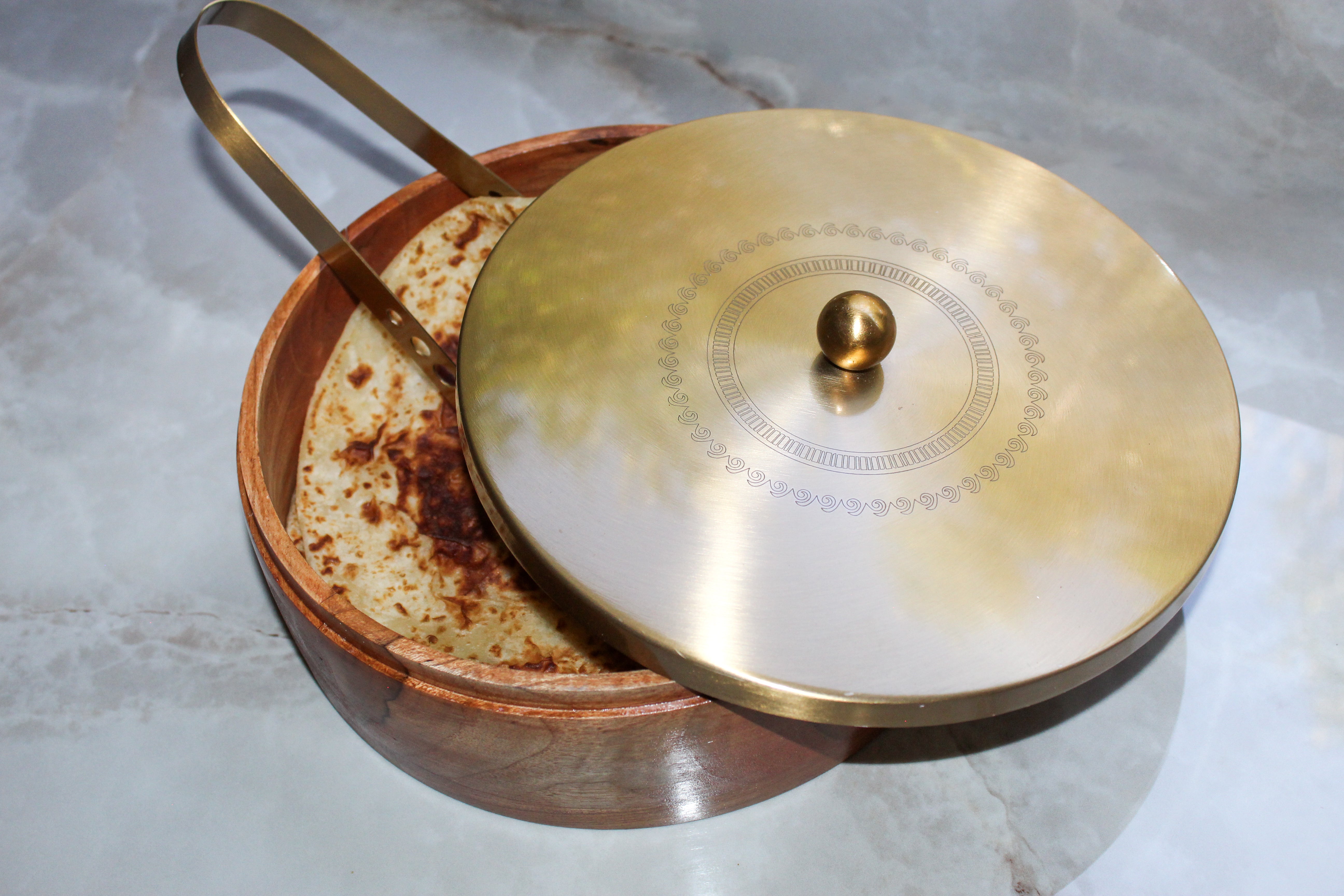 Acacia Roti Box Acacia Wood Roti Box with Tong – Spice Craft ZA